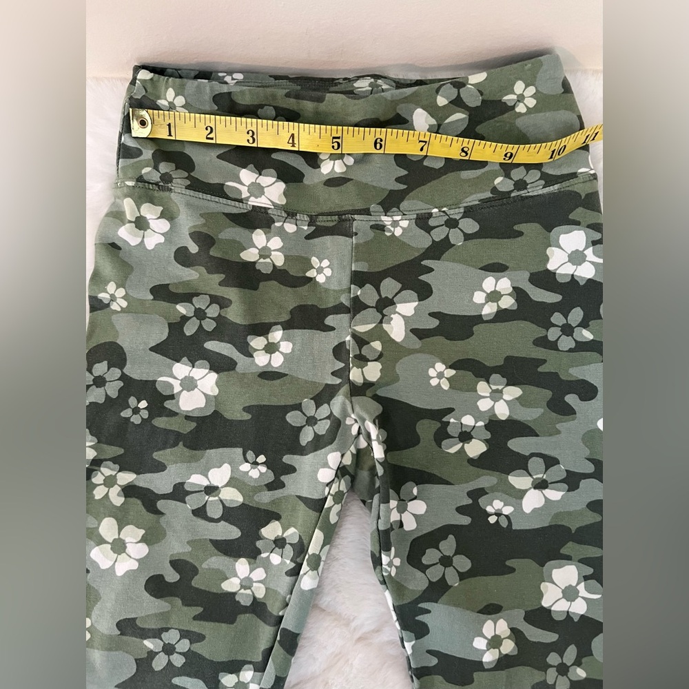 Girls Leggings Bundle Size 7/8 | SO Camo + Blue Floral + Black Doodle - Picture 4 of 13